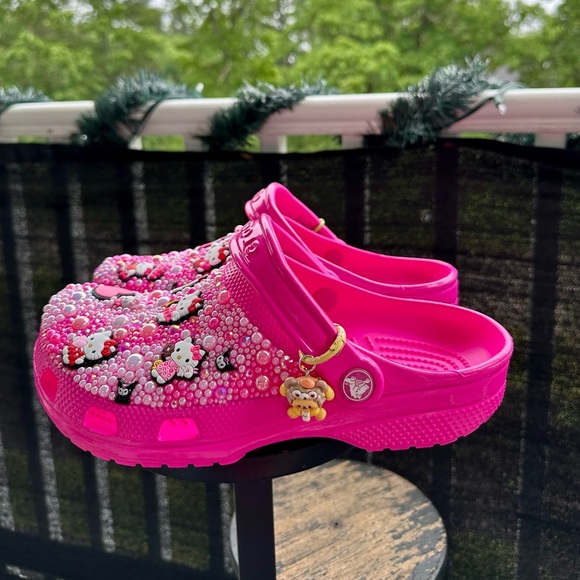Kids Hello Kitty Customized Crocs - Picture 3 of 4